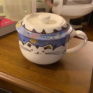 Soup Bowl with Handle and Lid